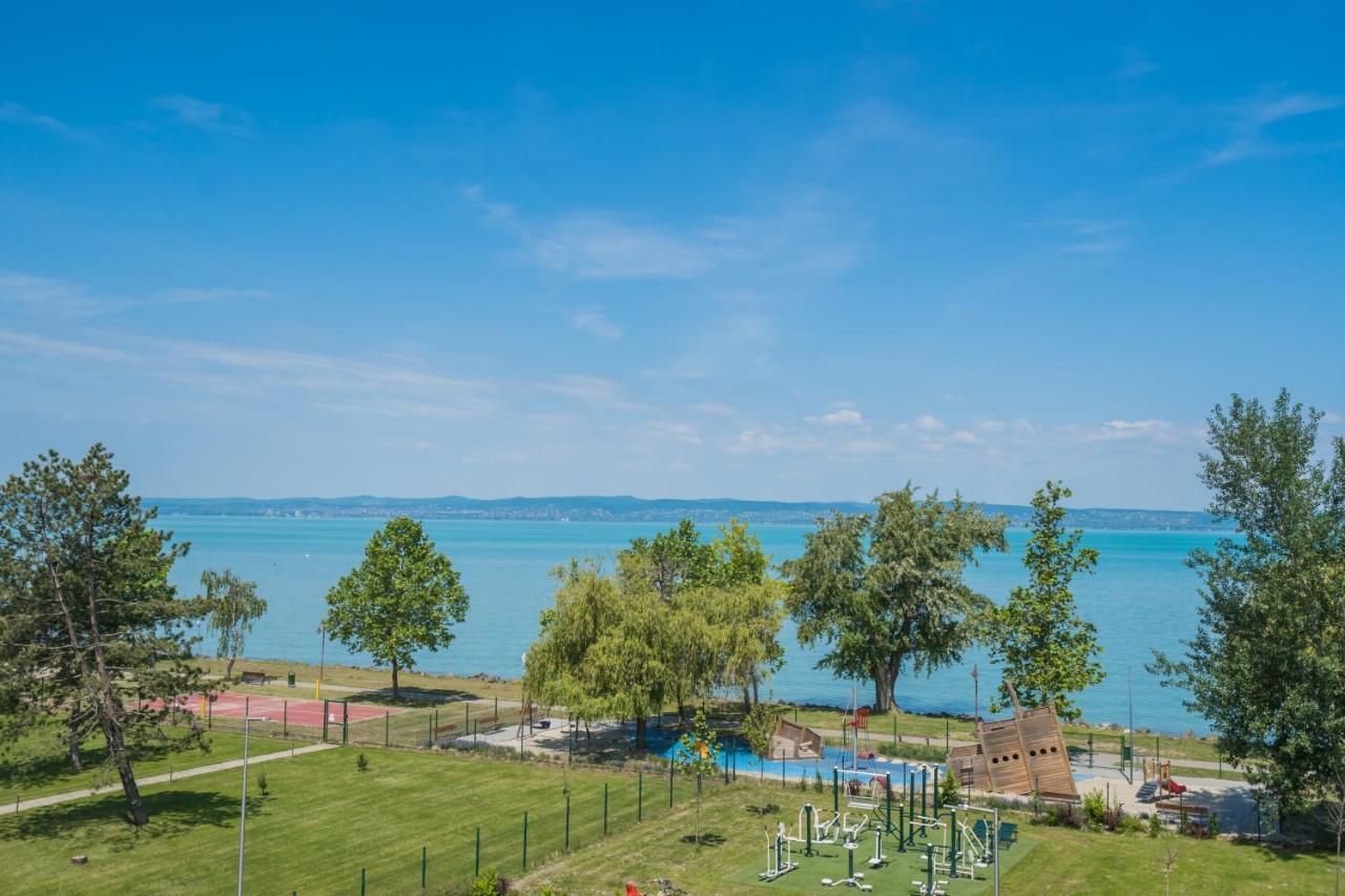 Mf Adriana Panorama Apartment Siófok Exteriör bild