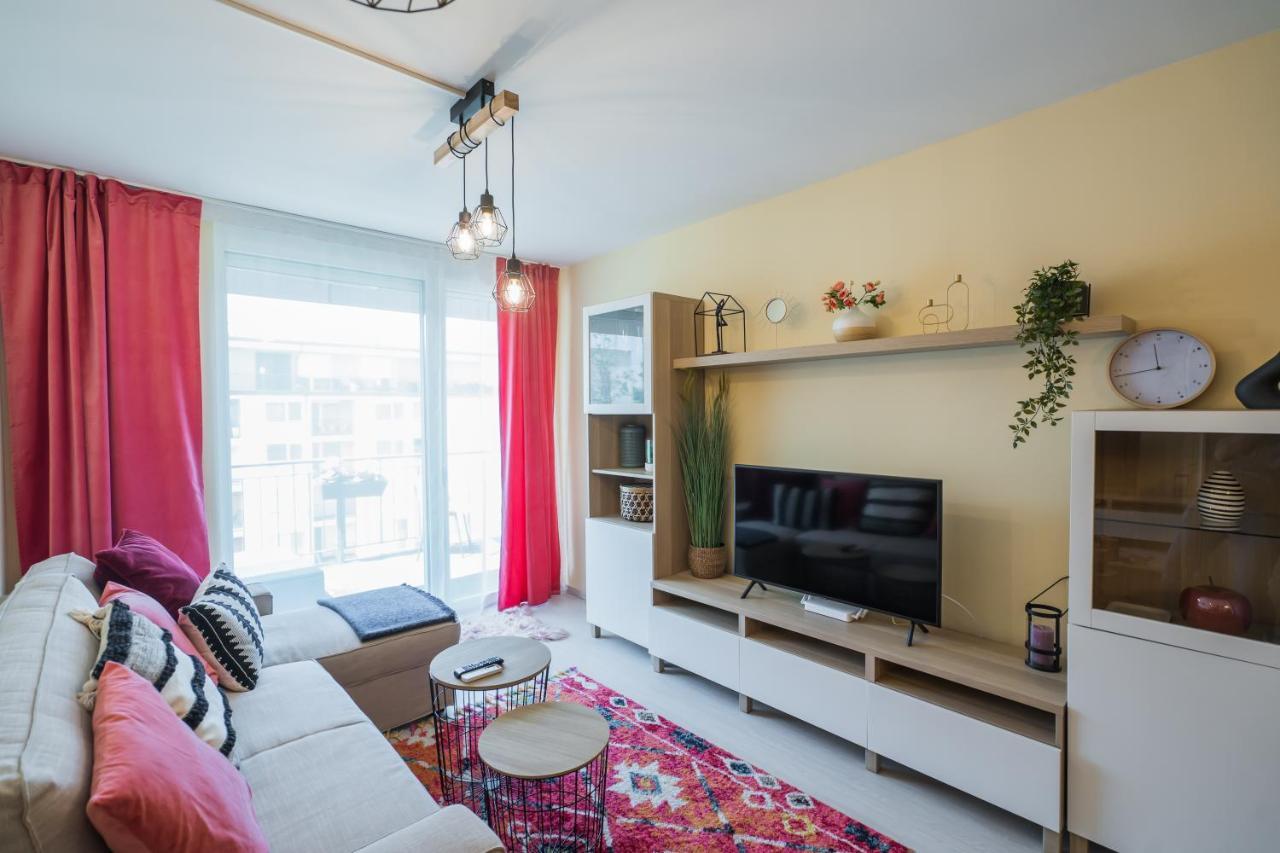 Mf Adriana Panorama Apartment Siófok Exteriör bild