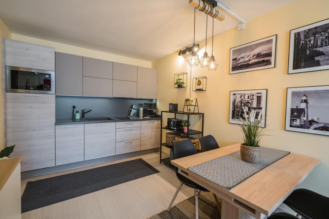 Mf Adriana Panorama Apartment Siófok Exteriör bild