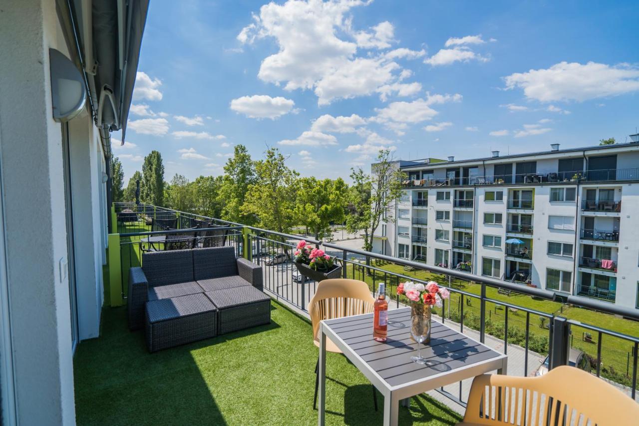Mf Adriana Panorama Apartment Siófok Exteriör bild